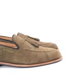 C Olive Taupe 𝗛𝗮𝗻𝗱-𝗺𝗮𝗱𝗲 Tassel Loafer (𝗦𝘂𝗲𝗱𝗲 𝗘𝗱𝗶𝘁𝗶𝗼𝗻) - Image 3