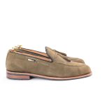 C Olive Taupe 𝗛𝗮𝗻𝗱-𝗺𝗮𝗱𝗲 Tassel Loafer (𝗦𝘂𝗲𝗱𝗲 𝗘𝗱𝗶𝘁𝗶𝗼𝗻)
